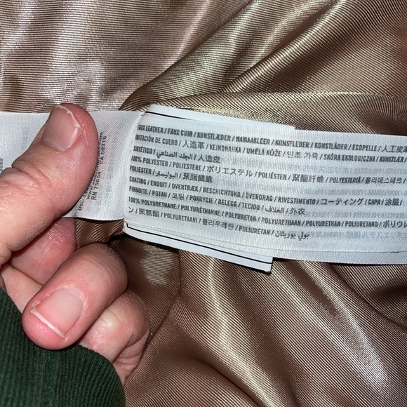 Abercrombie & Fitch-L-Tan-vegan leather, sleeveless, oversized, puffer, vest. - Picture 8 of 12